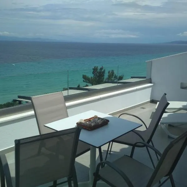 Myrto 's sea view, hotel v destinaci Kallithea