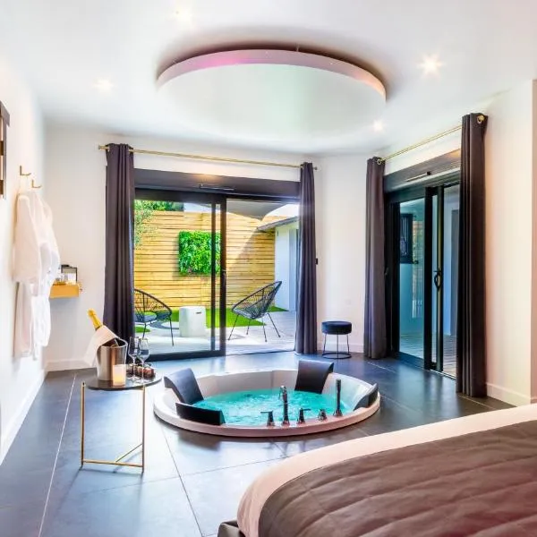 Le Secret - Nuit romantique avec Jacuzzi privatif - Champagne offert - Climatisation, hôtel à Nantes
