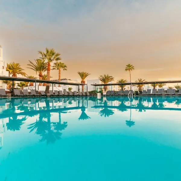 Aequora Lanzarote Suites, viešbutis mieste Mácher