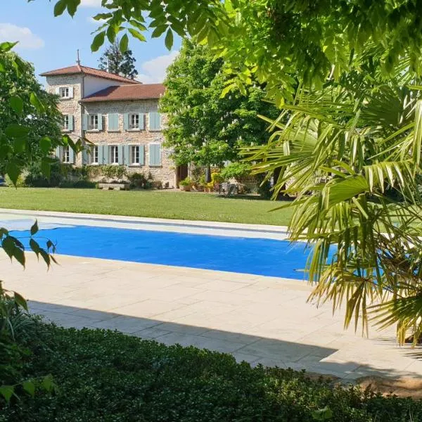 Château de Grandmont Chambres d'hôtes, hotel v destinaci Blacé