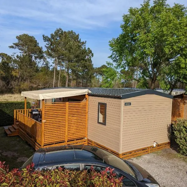 200m de la plage Bungalow LUXE de 44m2 Ménage et draps inclus Camping 5 Etoiles Mayotte Lac Biscarrosse Koyobalys, hotel em Biscarrosse