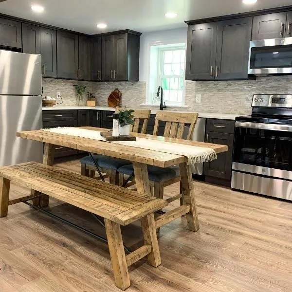 Newly Remodeled Stouchsburg Cottage, hotel in Myerstown