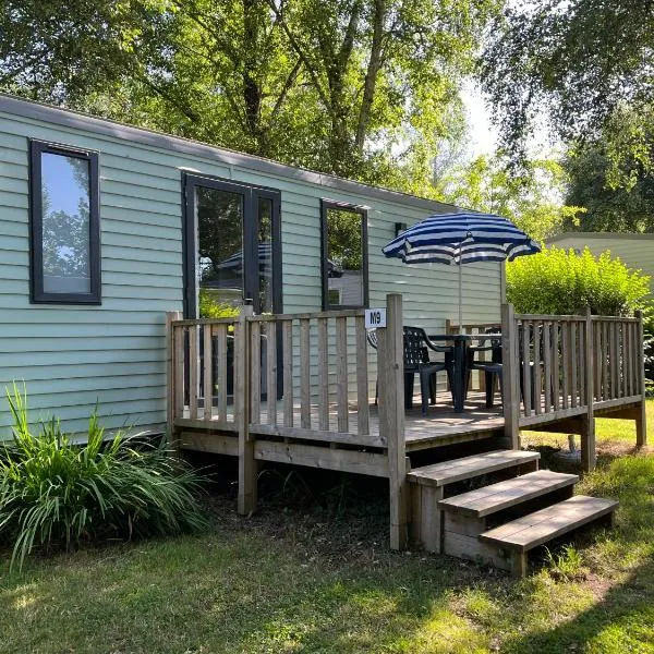Mobilhome tout confort M9 domaine de Lanniron, hotel v destinaci Quimper