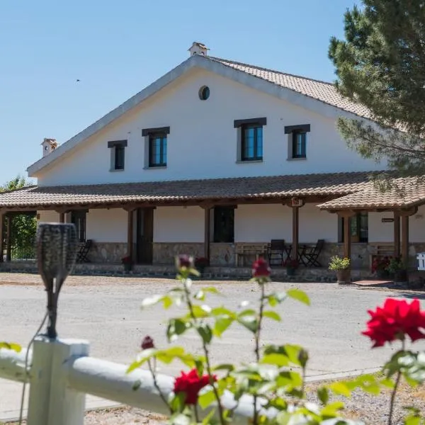 Los Laureles Casa Rural โรงแรมในUrda