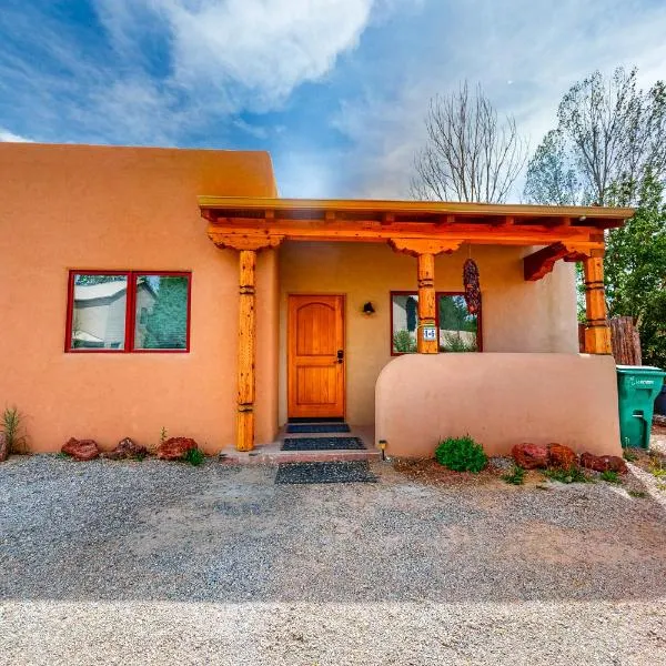 Cozy Oasis Unit 16, hotel in Taos