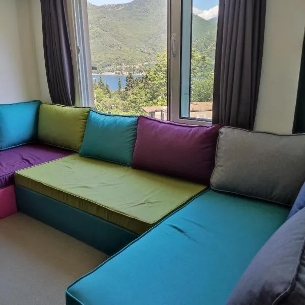 Montenegro Colors, hotel i Kamenari
