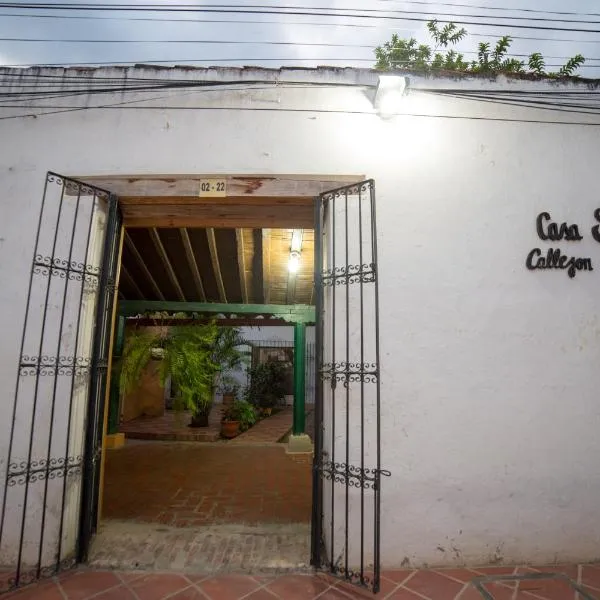 Casa Serrano - Callejón de Don Blas, hôtel à Mompós