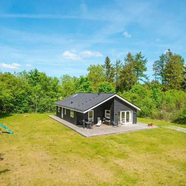 8 person holiday home in Silkeborg、シルケボーのホテル