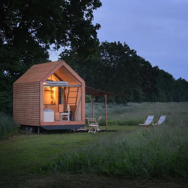Glamping Hluboká，伏爾塔瓦河畔赫盧博卡的飯店