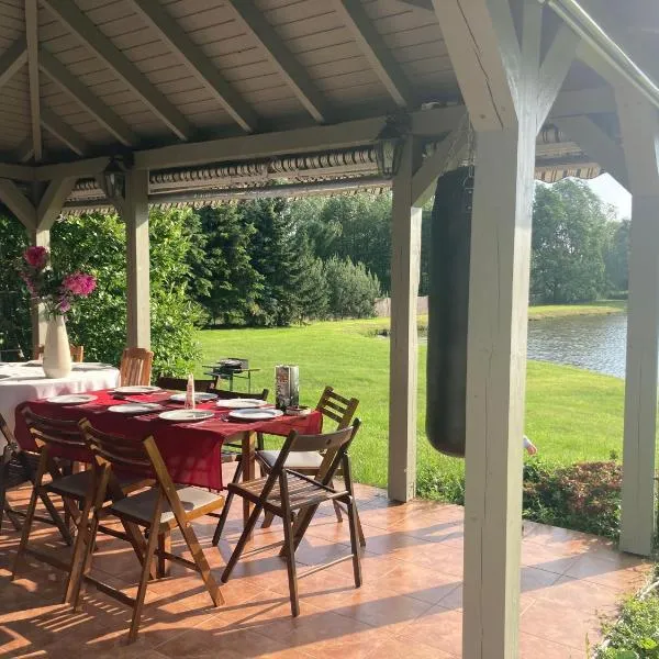 Dziecinów में, होटल Domek nad stawem