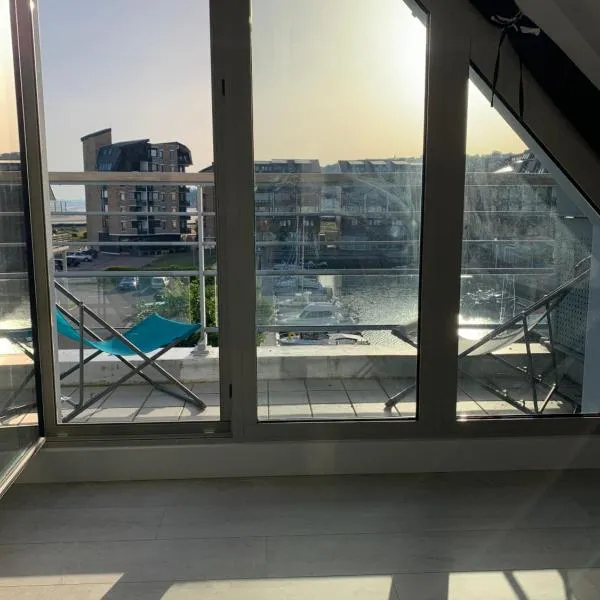 Blue bay studio terrasse, hôtel à Deauville