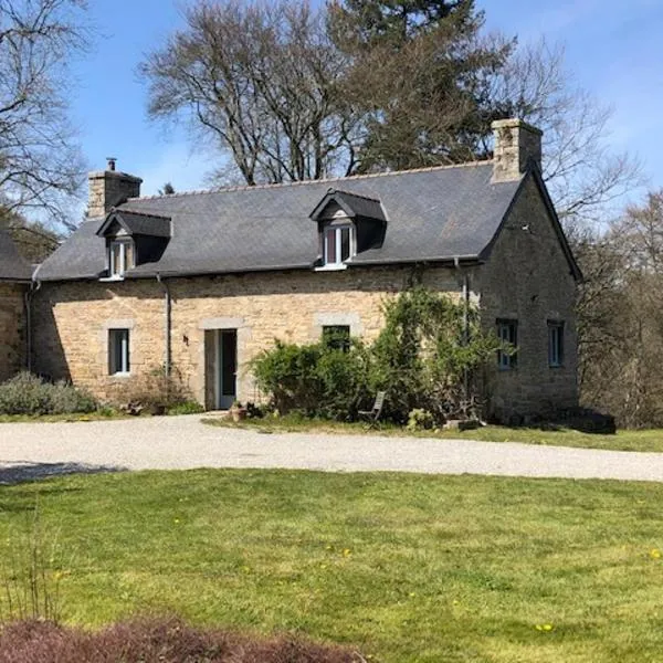 merveilleux cottage dans parc de 7,5 hectares, viešbutis mieste Saint-Nicolas-du-Pélem