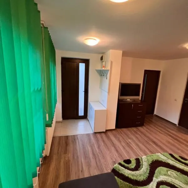 375 Strada Avram Iancu, hotel din Gilău