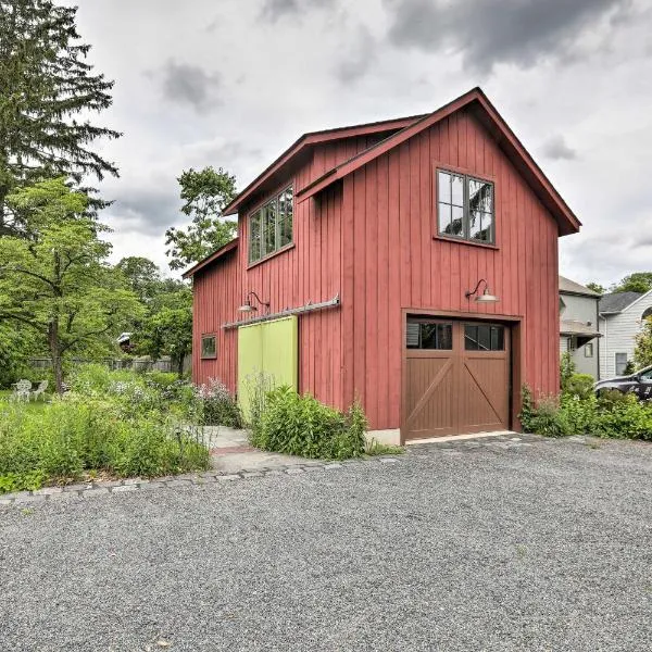Barn-Like Studio Suite with Flowering Garden!, hotel v destinaci Titusville
