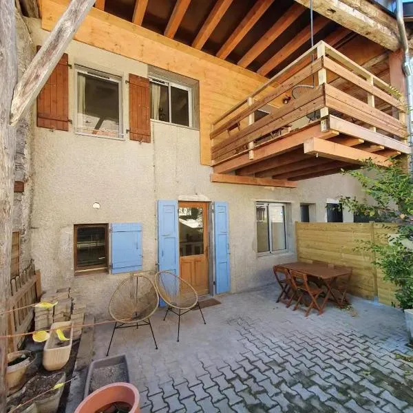 LA MAISON DU LAC, hotel v destinaci Doussard