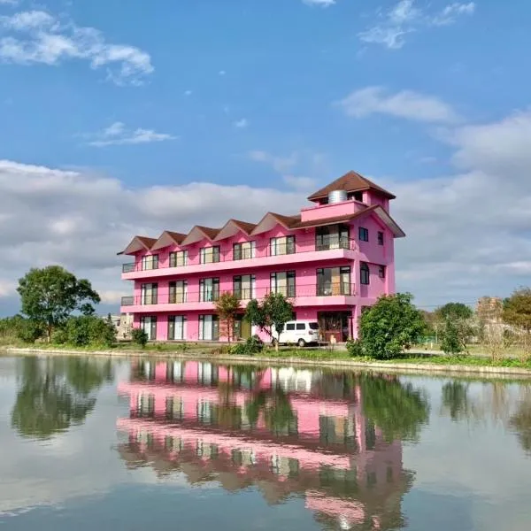 Fairy Story Village Farm B&B, hotel v destinaci Dongshan