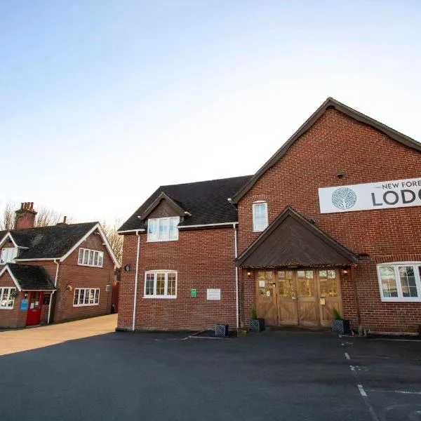 New Forest Lodge、Landfordのホテル