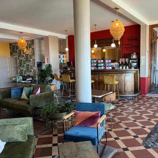Boutique Hôtel La Maison des Galets sur le front de mer – hotel w mieście Saint-Valéry-en-Caux