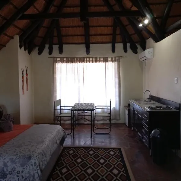 Roidina Safari Lodge, hotel em Omaruru