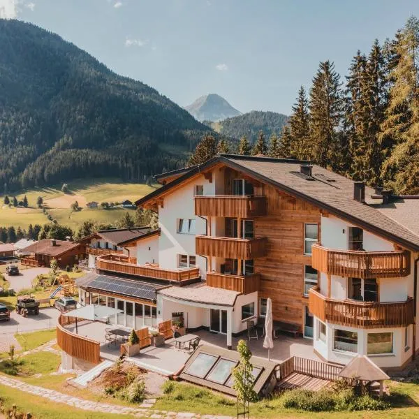 장크트 마르틴 암 테넨게비르헤에 위치한 호텔 Glüxplatzl GmbH Appartements am Wald