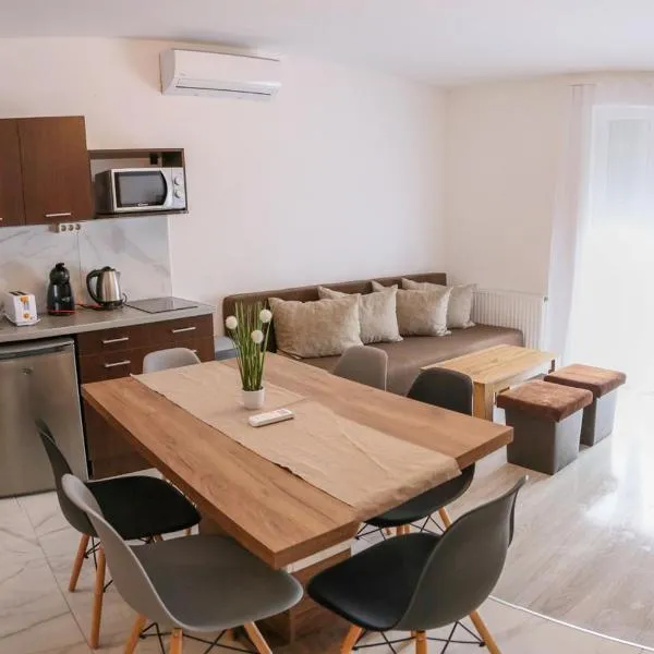 Família Apartmanház, hotel in Sárvár