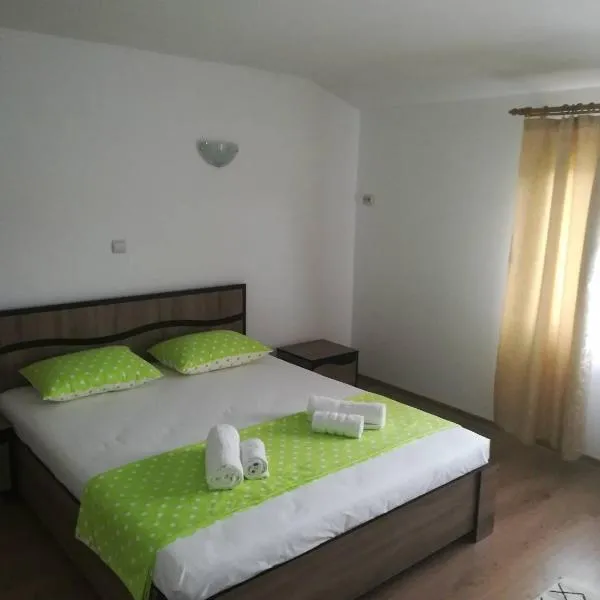 Casa Adelin, hotel v destinaci Eşelniţa