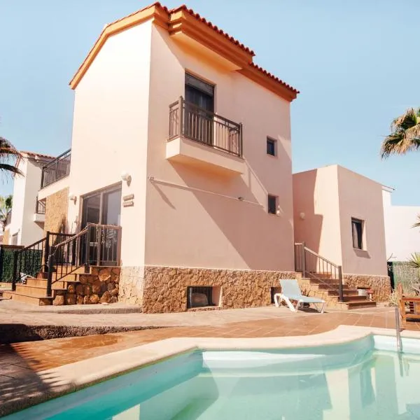International Surf Camp ONLY SURF – hotel w Corralejo