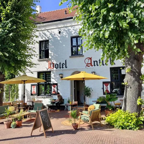 Hotel Nieuw Antiek, hotel em Helden