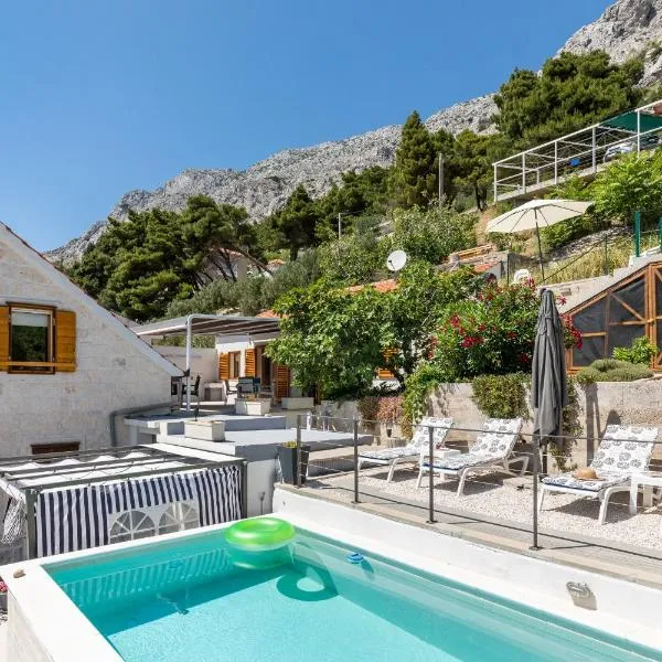 Waterview Apartments - Koru Apartment and pool, hotel in Mimice