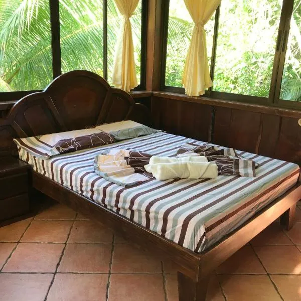 FLOR DE PARAISO BUNGALOWS, hotel v destinaci Montezuma