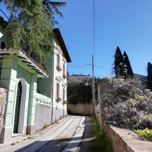 B&B San Gregorio SINNAI, hotel v destinaci San Gregorio
