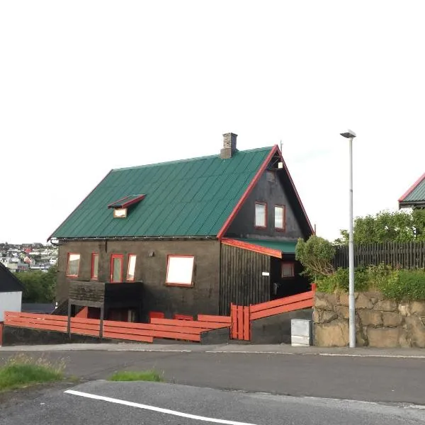 Cozy apartment in Tórshavn, Faroe Island with free parking., hotel v destinaci Tórshavn