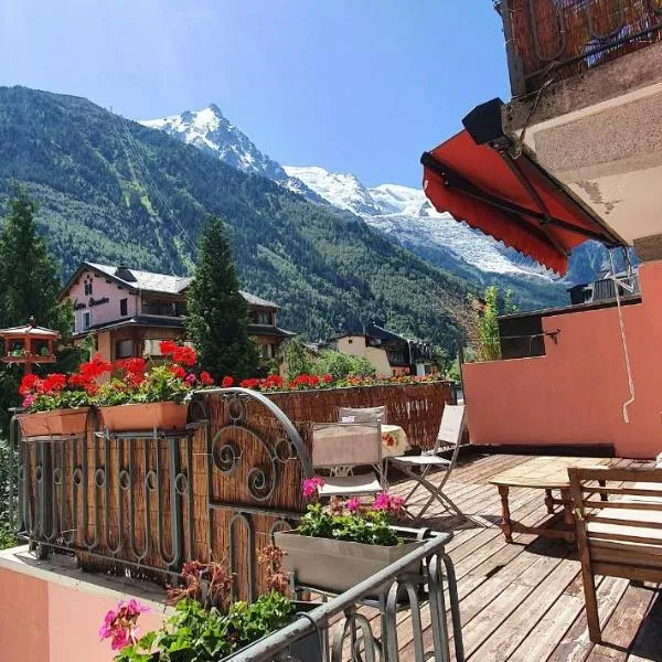 Chamonix Hyper centre . terrasse vue mont blanc . parking, hotel v destinácii Chamonix-Mont-Blanc