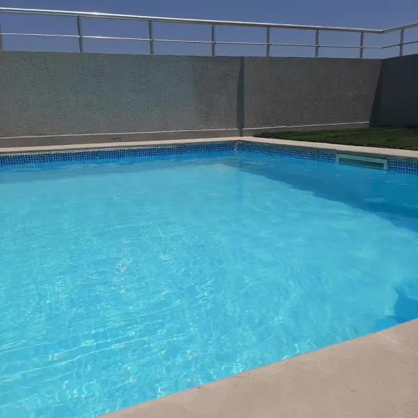 bel appart terasse vue panoramique avec piscine, hotel Arjánában