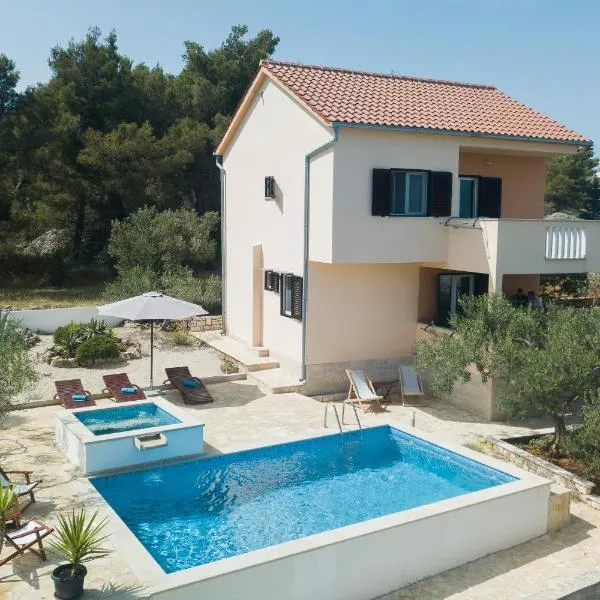 Holiday Home Tanja, hotelli kohteessa Sutivan