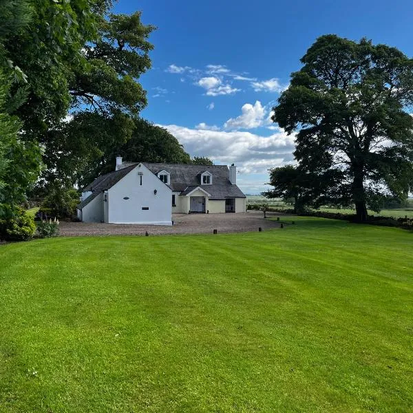 Whitehouse, hotel in Uplawmoor