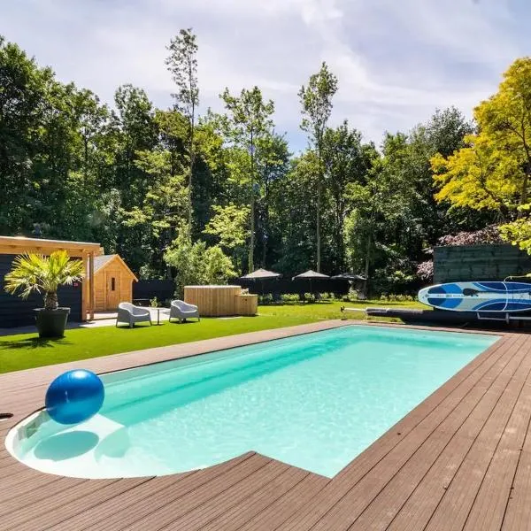 Glamping lodge with Eco-Wellness, hotel v destinaci Zeewolde