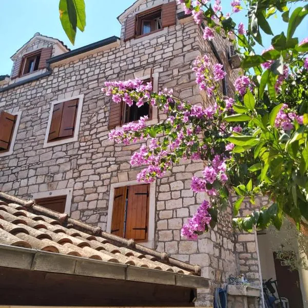 Vila Dora Supetar, hotel v destinaci Supetar