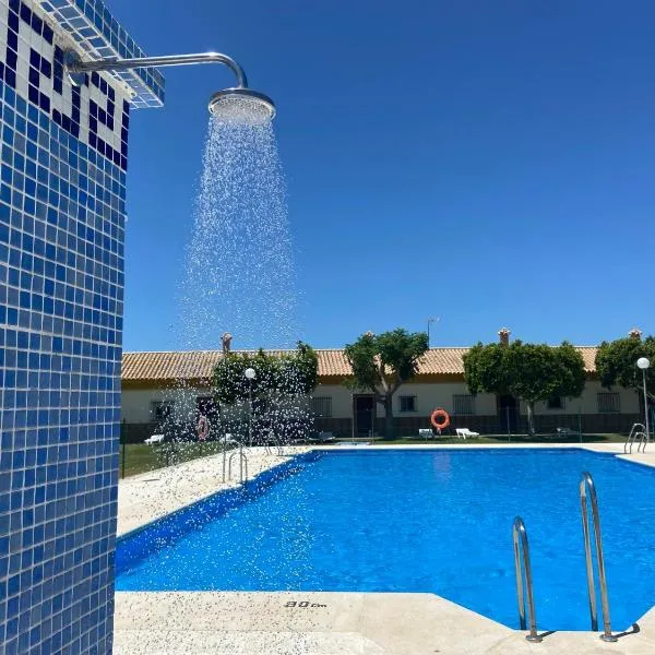 Hostal Los Mellizos, hotel v destinaci Conil de la Frontera