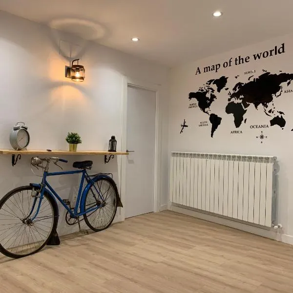 APARTAMENTOS SANTULLANO 2, hotel in Oviedo