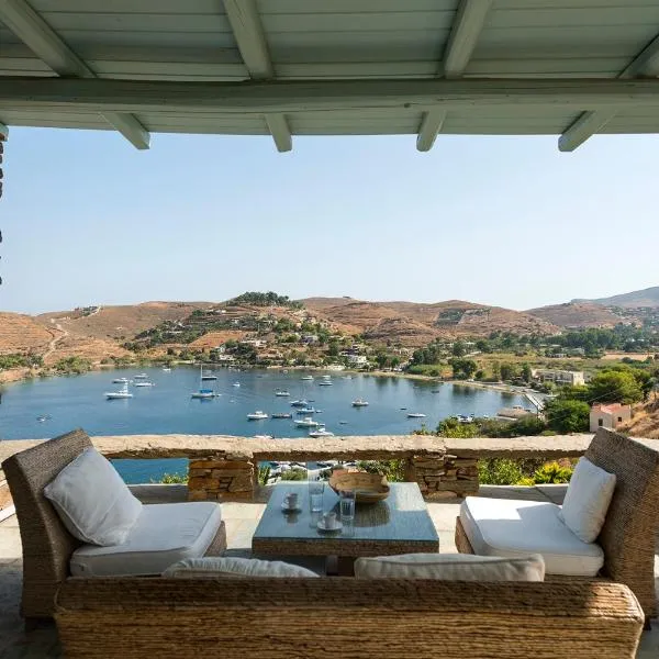 Vourkari BayHouse, hotel v destinaci Vourkari