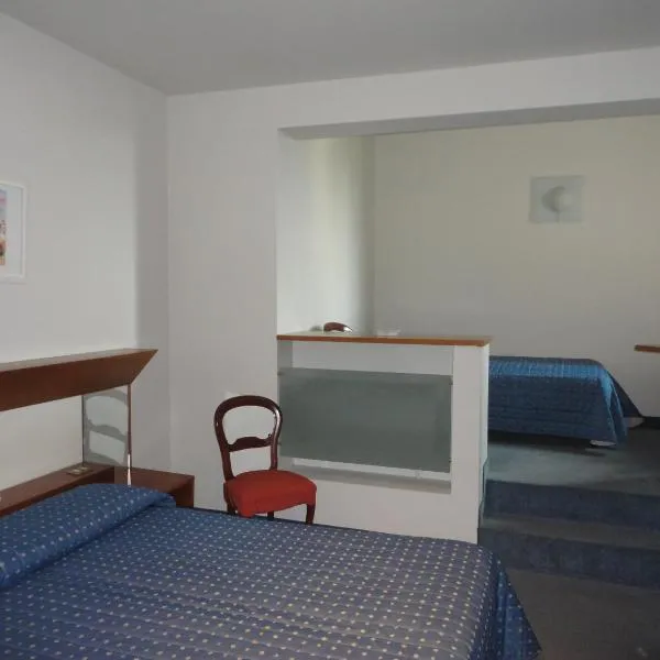 Cravero Rooms, hotel in Bellinzago Novarese