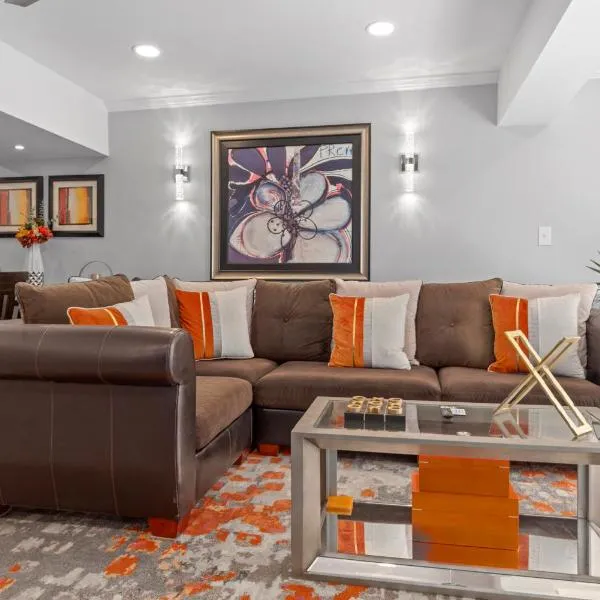 Valencia Royale - Private 2BR Luxe Suite Natl Harbor DC MD VA, hotel in Waldorf