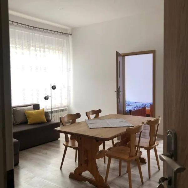Apartament nad jeziorem – hotel w Rynie