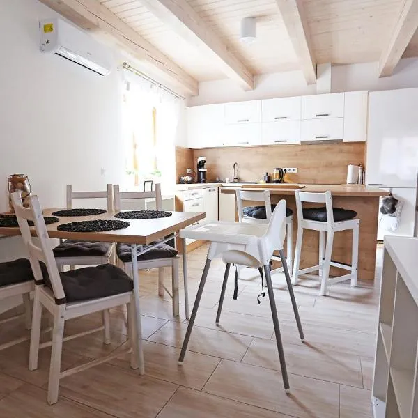 Husovka No135, hotel a Libice nad Cidlinou