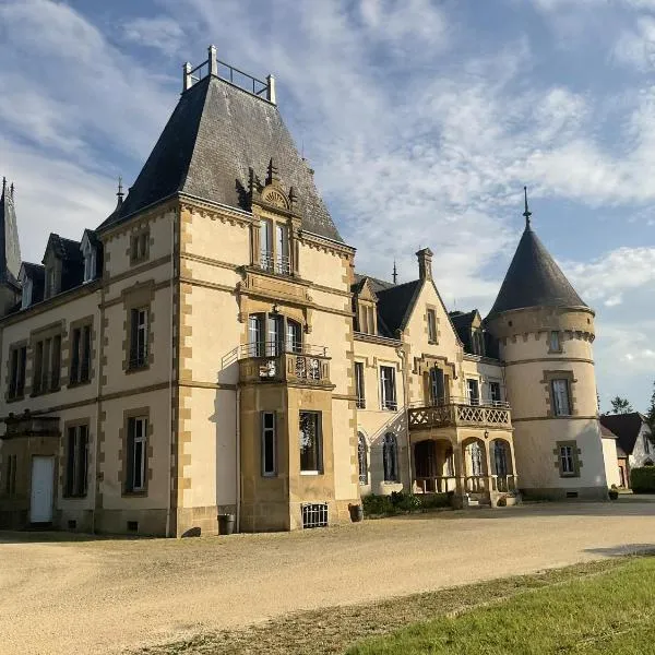 Chateau Tout Y Fault, hotel in Saint-Didier-en-Rollat