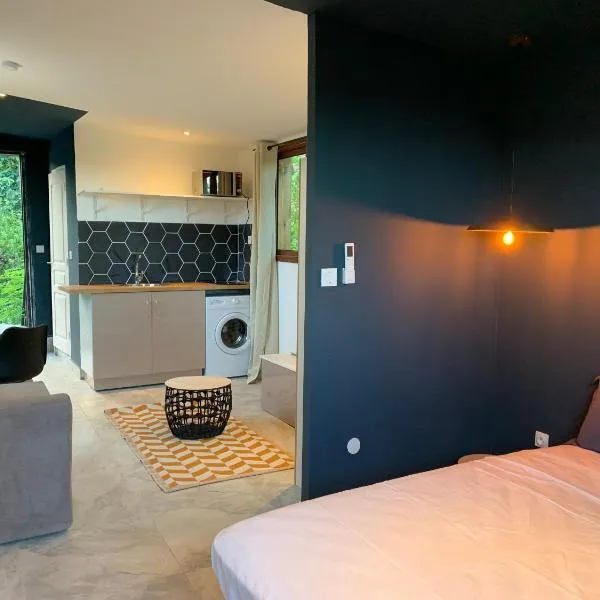 LE JACQUIER Appartements neufs vue mer ou jardin à Mamoudzou Hyper Centre, hotel in Mamoudzou