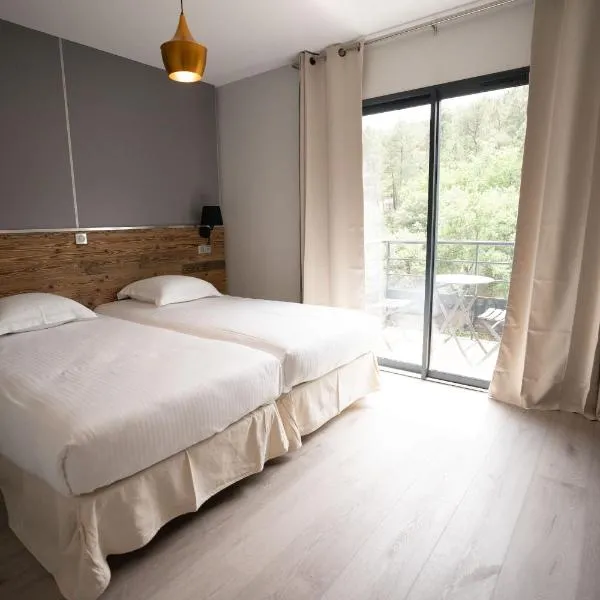 Hôtel Les Vignes – hotel w mieście Chassiers