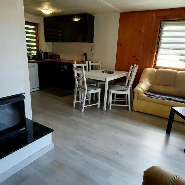 Domek u Kacperka, hotel v destinaci Biebrowo