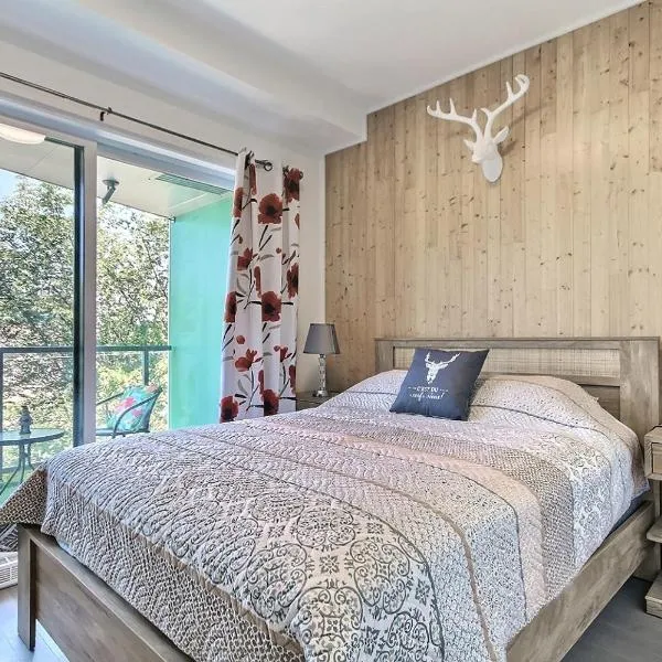 GOOD VIBES ONLY -Modern and spacious 2 bedroom condo 4 beds FREE PARKING, GYM, hôtel à Québec